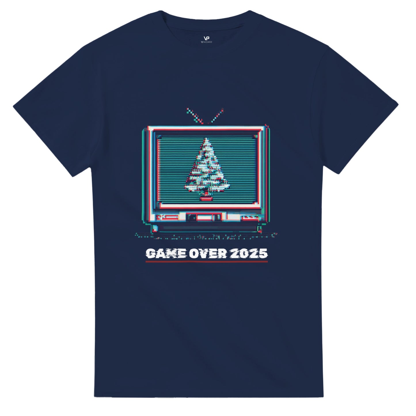 Das perfekte Weihnachts-Shirt für Retro-Gamer. Pixel-Art Weihnachtsbaum im klassischen Röhrenfernseher. Nostalgie pur aus der AETERNA Kollektion. Hol dir den 8-Bit Vibe.